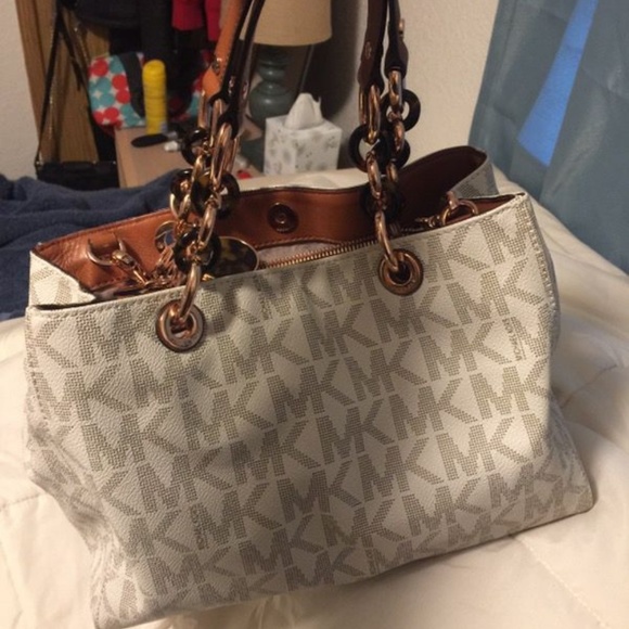 Michael Kors Cynthia Satchel - Picture 2 of 4